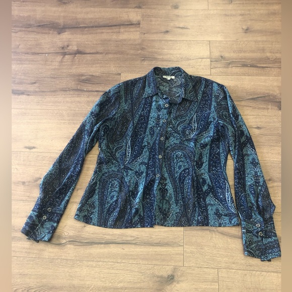 SLOAN SHEER LONG SLEEVE BUTTONS DOWN BLOUSE IN SIZE 16 IN LONG SLEEVES - Picture 6 of 11